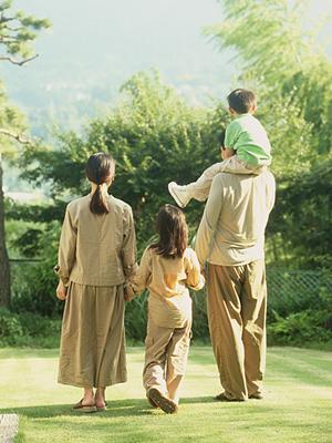 結婚相談所に行って結婚相手を探す